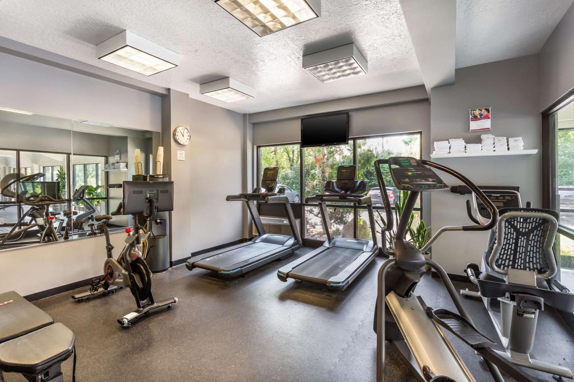 סנדי Best Western Plus Cotton Tree Inn מראה חיצוני תמונה
